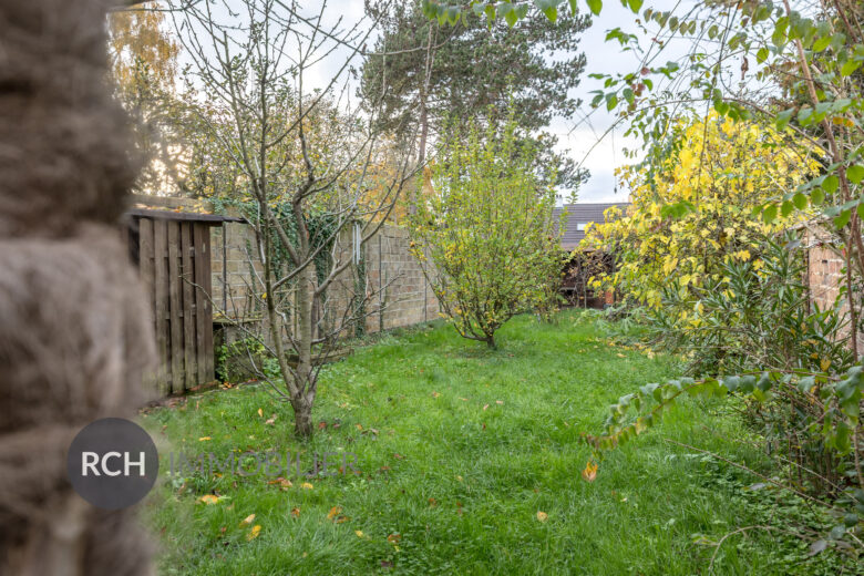 Photos du bien : Vieux Plaisir – Maison de ville avec jardin privatif clos de murs