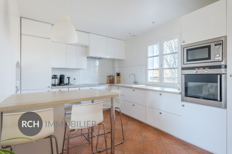 Photos du bien : A Thoiry – Belle maison familiale en coeur de village avec commodités à pied