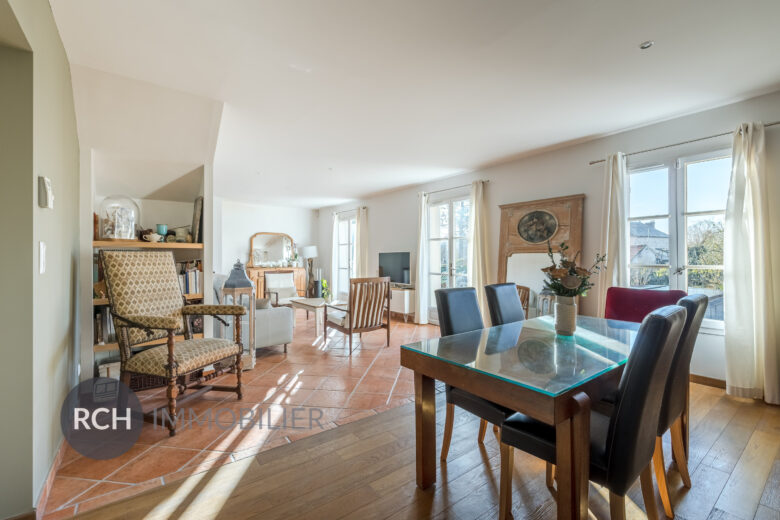 Photos du bien : A Thoiry – Belle maison familiale en coeur de village avec commodités à pied