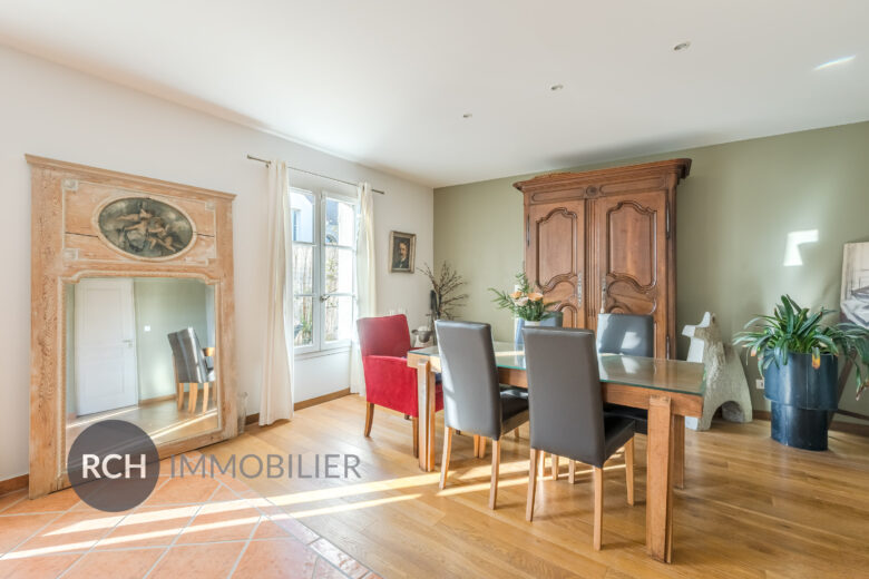 Photos du bien : A Thoiry – Belle maison familiale en coeur de village avec commodités à pied