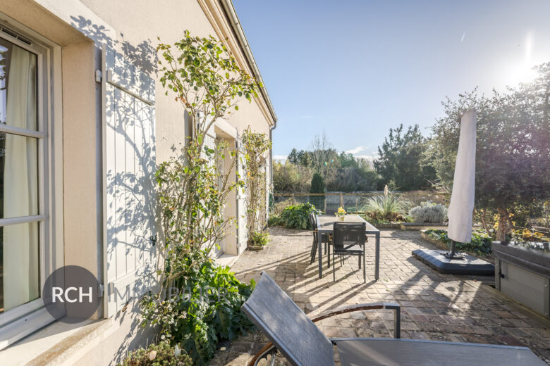 Photos du bien : A Thoiry – Belle maison familiale en coeur de village avec commodités à pied