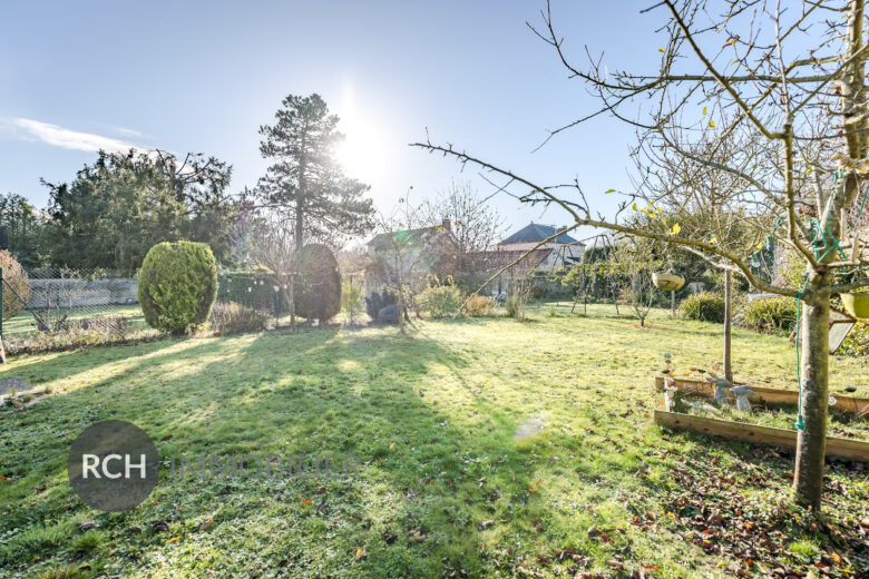 Photos du bien : A Thoiry – Belle maison familiale en coeur de village avec commodités à pied