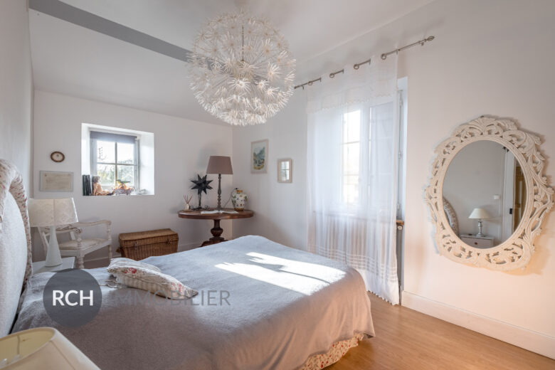 Photos du bien : Exclusivité – Grosrouvre – Jolie maison ancienne dans un environnement verdoyant