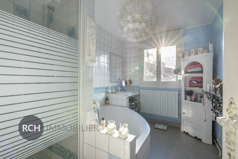 Photos du bien : Exclusivité – Grosrouvre – Jolie maison ancienne dans un environnement verdoyant