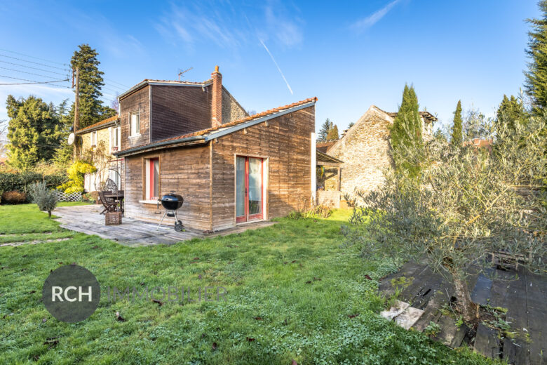 Photos du bien : Exclusivité – Grosrouvre – Jolie maison ancienne dans un environnement verdoyant