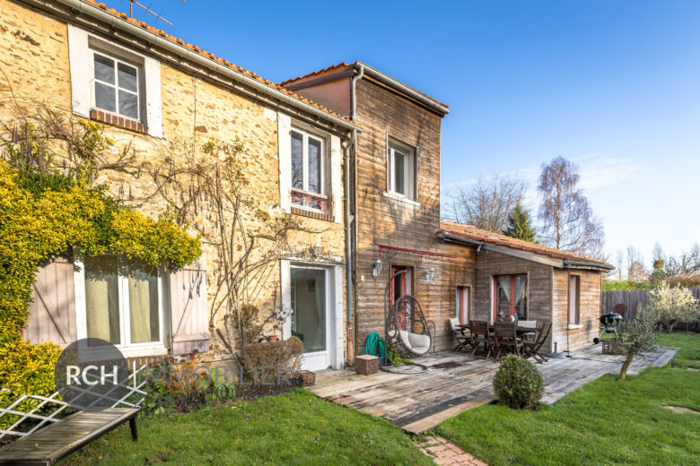 Photos du bien : Exclusivité – Grosrouvre – Jolie maison ancienne dans un environnement verdoyant
