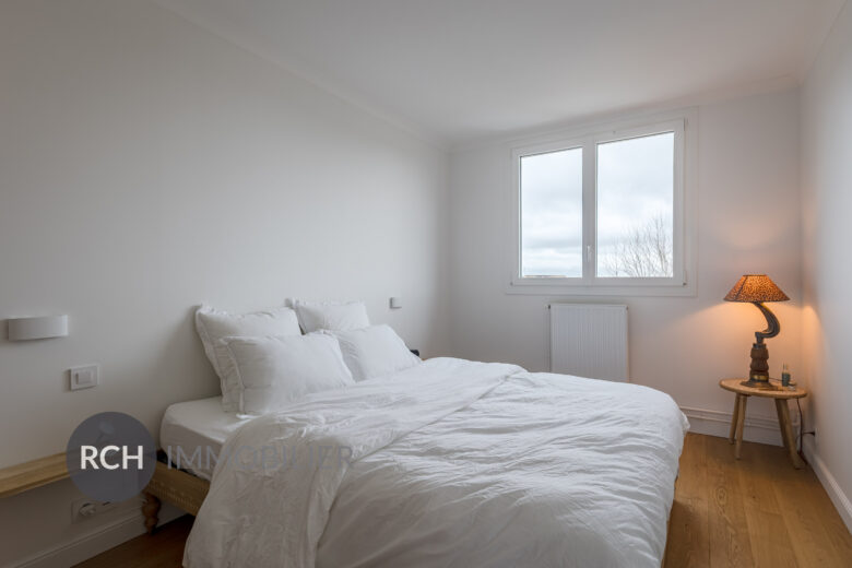 Photos du bien : Exclusivité – Neauphle-le-Chateau – Bel appartement de 4 pièces entièrement rénové avec parking