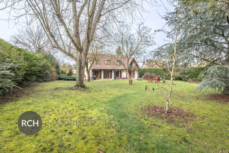 Photos du bien : Exclusivité – Secteur Gambais – Maison familiale sur joli terrain arboré