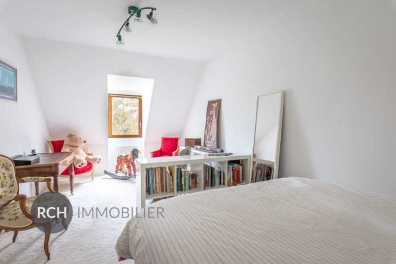 Photos du bien : Exclusivité – Secteur Gambais – Maison familiale sur joli terrain arboré