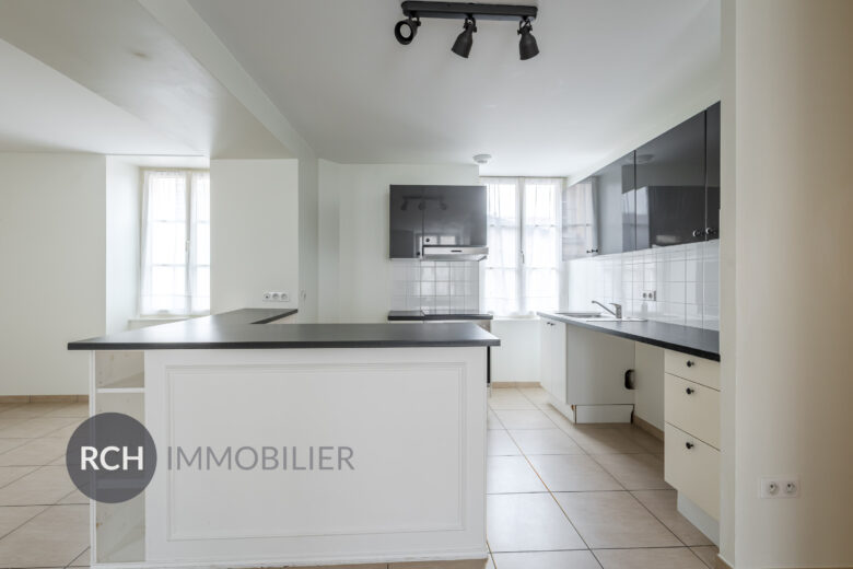 Photos du bien : Le Tremblay-sur-Mauldre – Triplex de 3 pièces de 85,72 m2 avec jolie cour