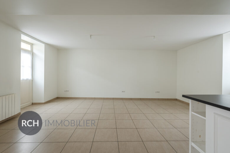 Photos du bien : Le Tremblay-sur-Mauldre – Triplex de 3 pièces de 85,72 m2 avec jolie cour