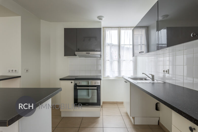 Photos du bien : Le Tremblay-sur-Mauldre – Triplex de 3 pièces de 85,72 m2 avec jolie cour