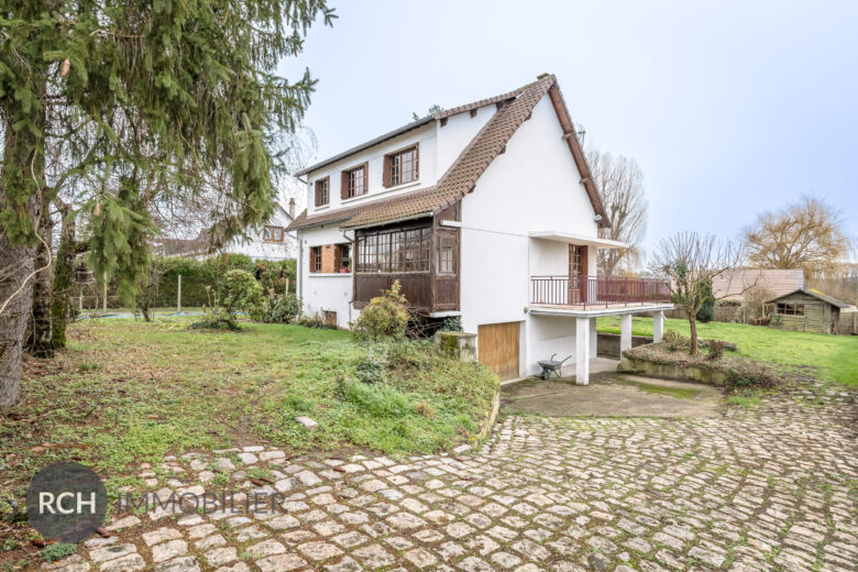 Photos du bien : Méré – Maison familiale avec sous-sol total et jardin