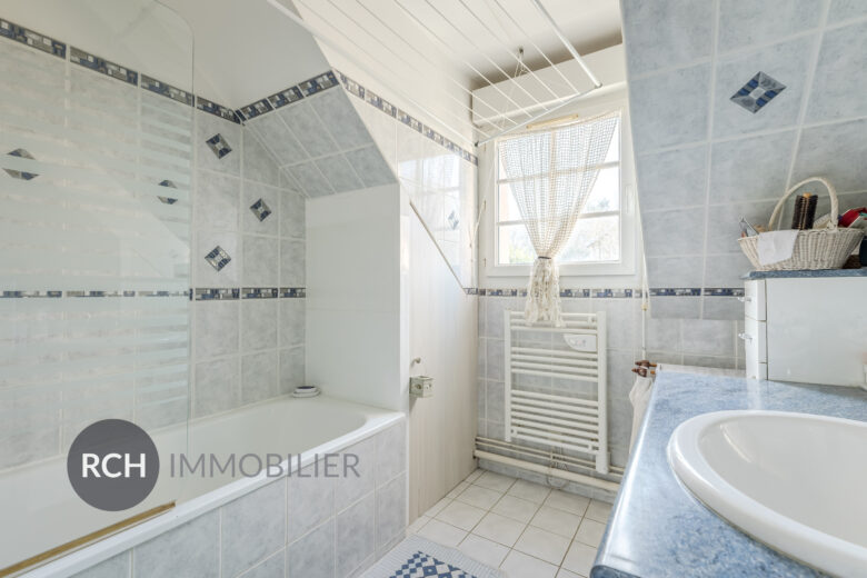 Photos du bien : Montfort-l’Amaury – Maison de ville en coeur de village