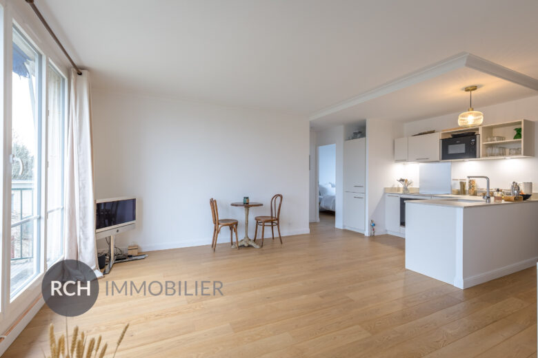 Photos du bien : Exclusivité – Neauphle-le-Chateau – Bel appartement de 4 pièces entièrement rénovée avec parking