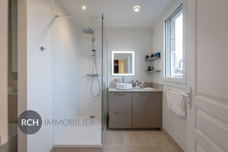 Photos du bien : Exclusivité – Neauphle-le-Chateau – Bel appartement de 4 pièces entièrement rénovée avec parking