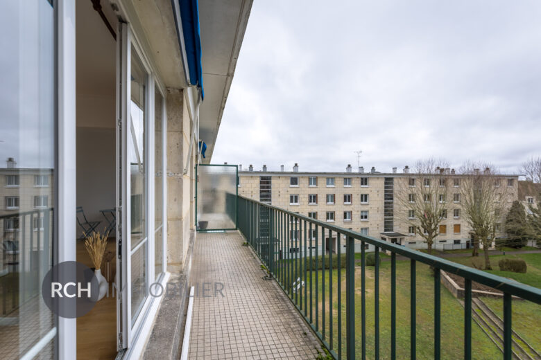 Photos du bien : Exclusivité – Neauphle-le-Chateau – Bel appartement de 4 pièces entièrement rénovée avec parking