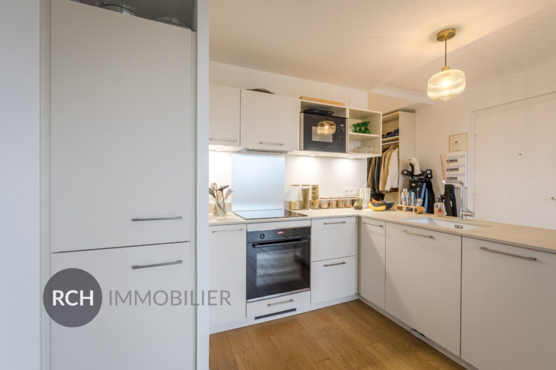 Photos du bien : Exclusivité – Neauphle-le-Chateau – Bel appartement de 4 pièces entièrement rénovée avec parking