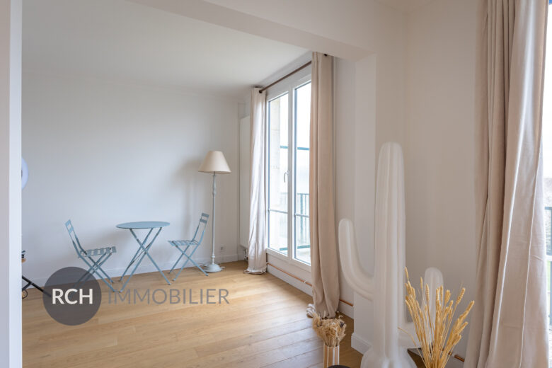 Photos du bien : Exclusivité – Neauphle-le-Chateau – Bel appartement de 4 pièces entièrement rénovée avec parking