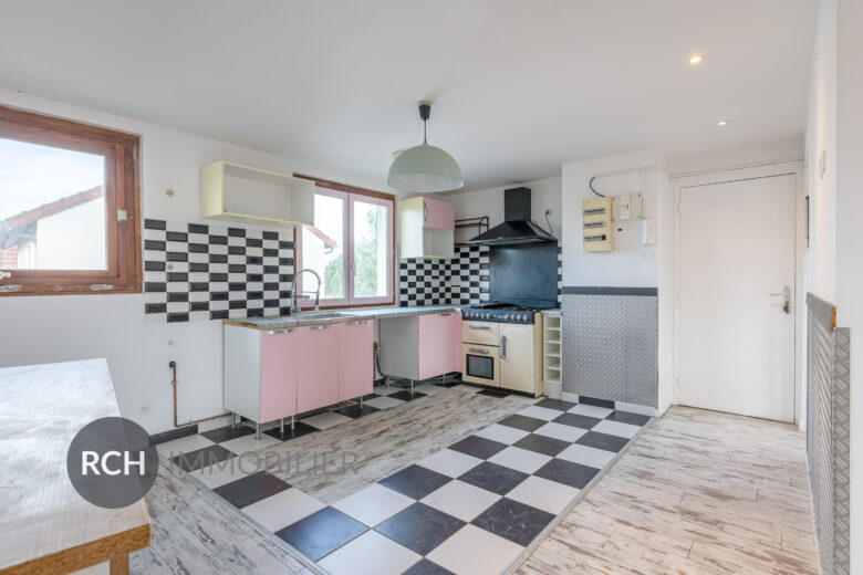 Photos du bien : Versailles – Appartement de 4 pièces lumineux avec grand balcon et cave