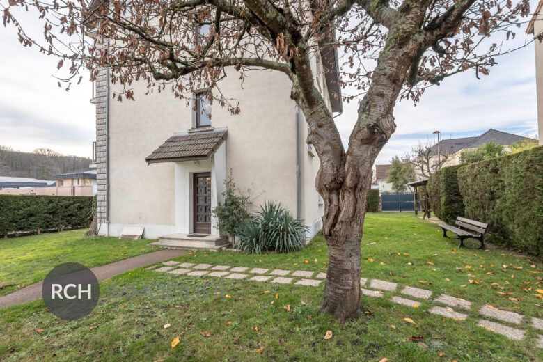 Photos du bien : Versailles – Appartement de 4 pièces lumineux avec grand balcon et cave