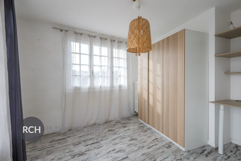 Photos du bien : Versailles – Appartement de 4 pièces lumineux avec grand balcon et cave