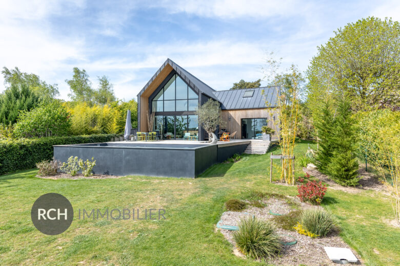 Photos du bien : La Hauteville – Belle maison d&rsquo;architecte nichée dans un environnement privilégié