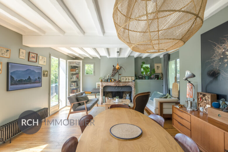 Photos du bien : Grosrouvre – Charmante maison entièrement rénovée au coeur de la forêt