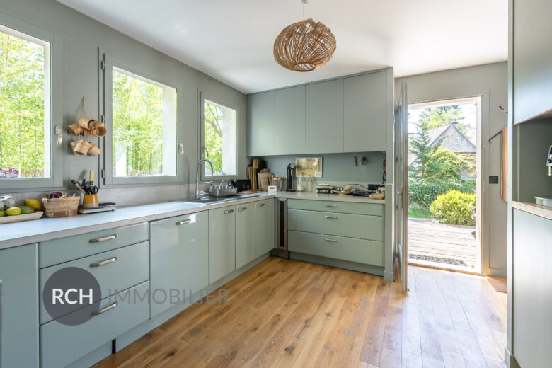 Photos du bien : Grosrouvre – Charmante maison entièrement rénovée au coeur de la forêt