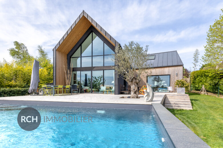 Photos du bien : La Hauteville – Belle maison d&rsquo;architecte nichée dans un environnement privilégié