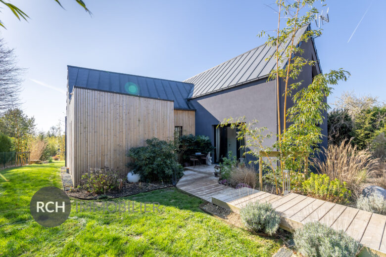 Photos du bien : La Hauteville – Belle maison d&rsquo;architecte nichée dans un environnement privilégié