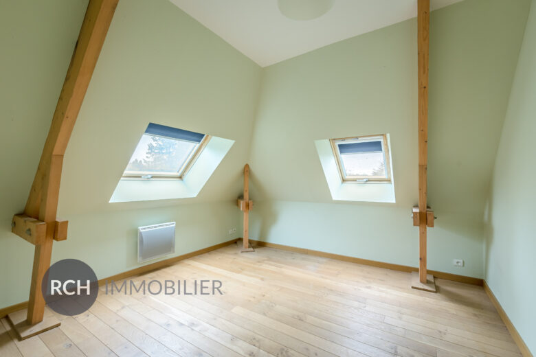 Photos du bien : Auteuil-le-Roi – Grande maison familiale avec joli jardin bien entretenu