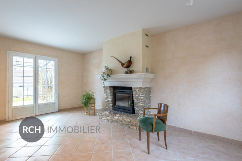 Photos du bien : Auteuil-le-Roi – Grande maison familiale avec joli jardin bien entretenu