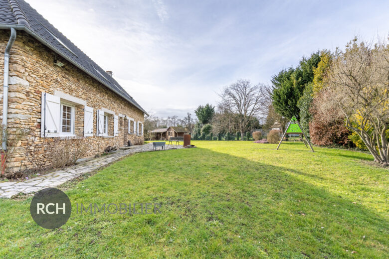 Photos du bien : Auteuil-le-Roi – Grande maison familiale avec joli jardin bien entretenu