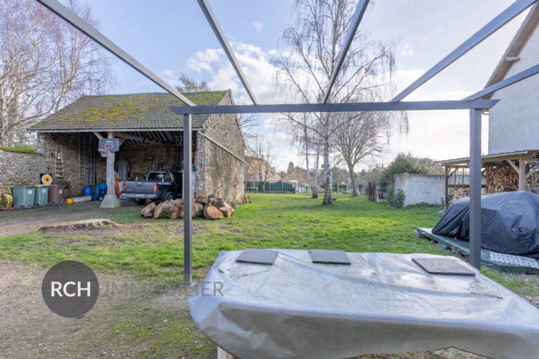Photos du bien : Bazainville – Charmante maison ancienne avec grange et beau jardin