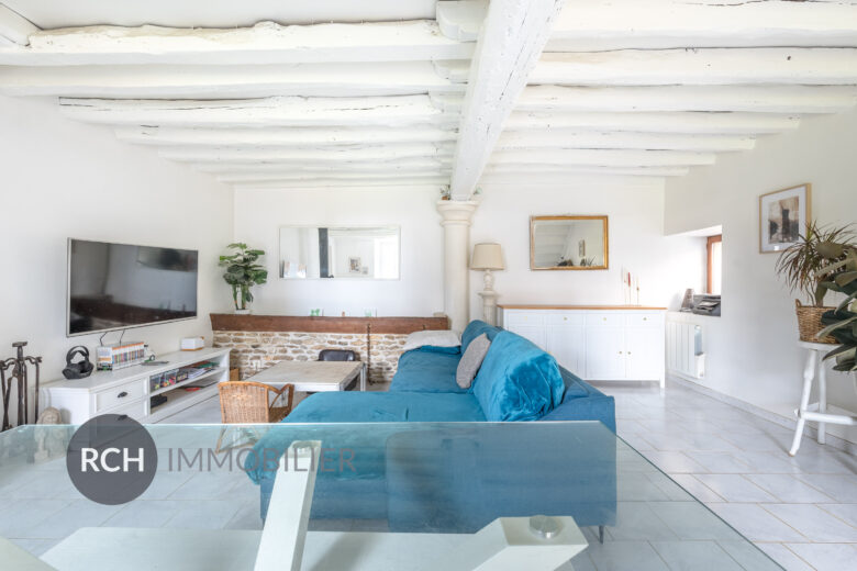 Photos du bien : Bazainville – Charmante maison ancienne avec grange et beau jardin