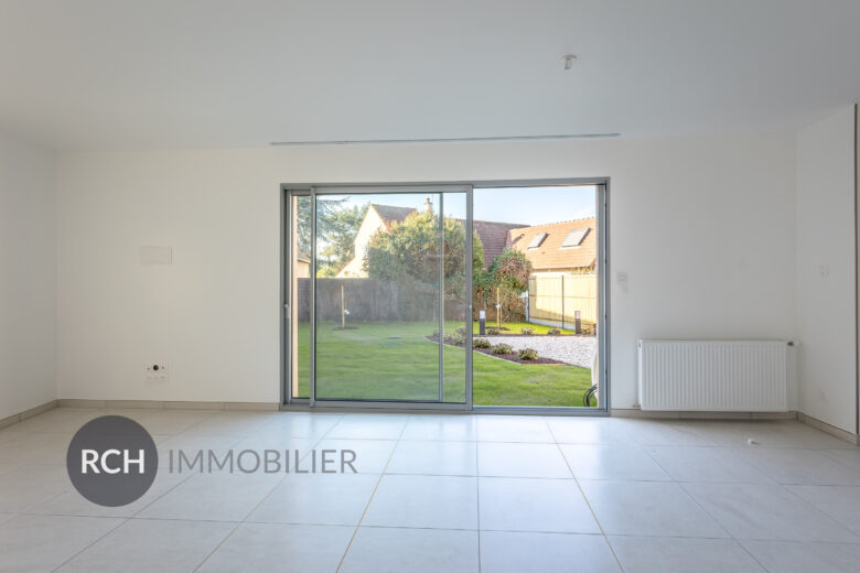 Photos du bien : Gambais – Maison non meublée en cœur de village avec joli jardin