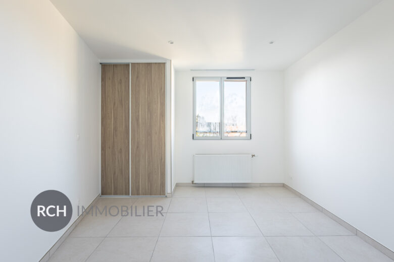 Photos du bien : Gambais – Maison non meublée en cœur de village avec joli jardin