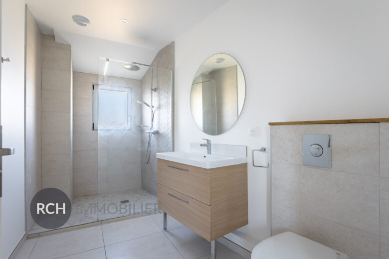 Photos du bien : Gambais – Maison non meublée en cœur de village avec joli jardin