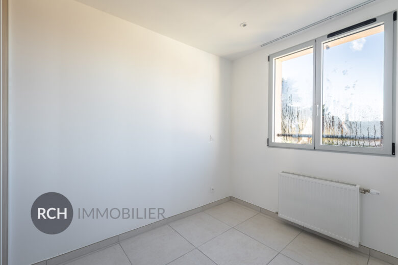 Photos du bien : Gambais – Maison non meublée en cœur de village avec joli jardin