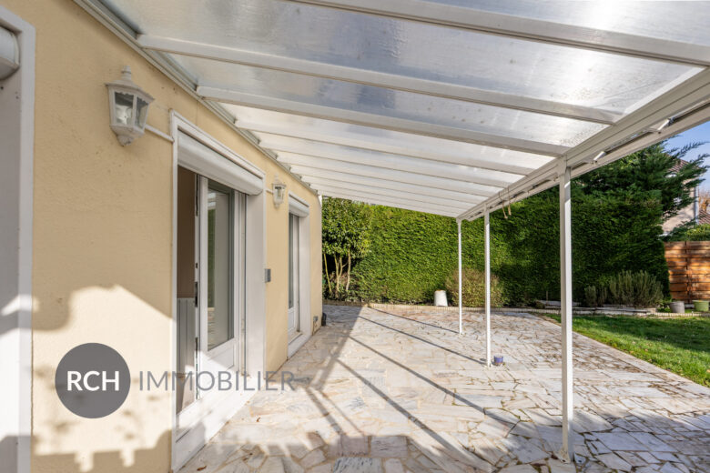 Photos du bien : Seul mandataire – Le Mesnil Saint Denis – Grande maison familiale sur beau terrain arboré