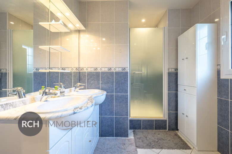 Photos du bien : Osmoy – Maison familiale de qualité avec sous-sol total