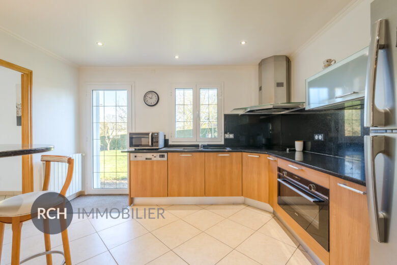 Photos du bien : Osmoy – Maison familiale de qualité avec sous-sol total