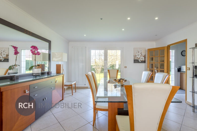 Photos du bien : Osmoy – Maison familiale de qualité avec sous-sol total