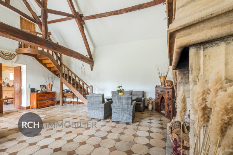 Photos du bien : Prunay-le-Temple – Belle longère avec dépendances sur grand terrain arboré