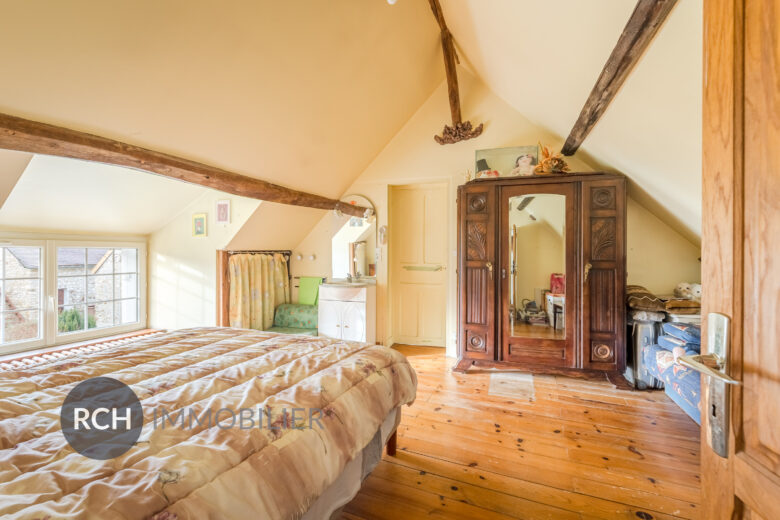 Photos du bien : Prunay-le-Temple – Belle longère avec dépendances sur grand terrain arboré