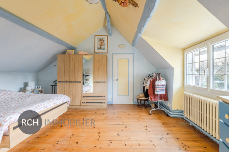 Photos du bien : Prunay-le-Temple – Belle longère avec dépendances sur grand terrain arboré