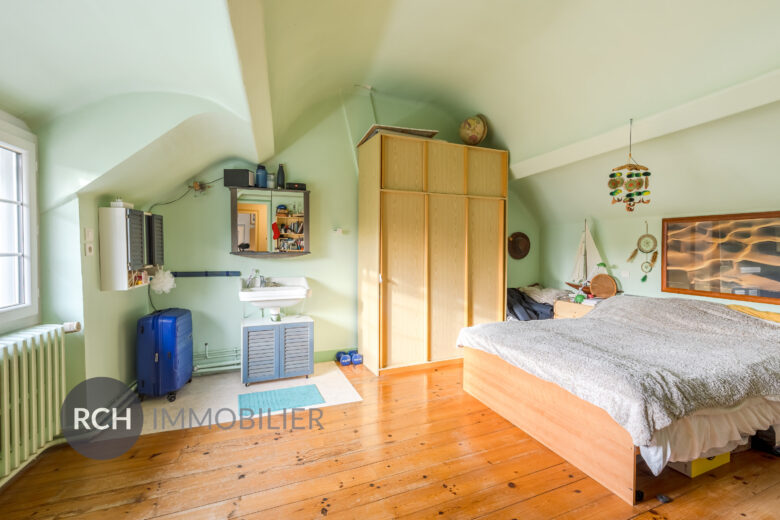 Photos du bien : Prunay-le-Temple – Belle longère avec dépendances sur grand terrain arboré