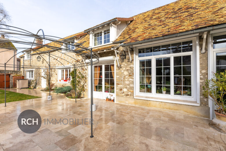 Photos du bien : Prunay-le-Temple – Belle longère avec dépendances sur grand terrain arboré