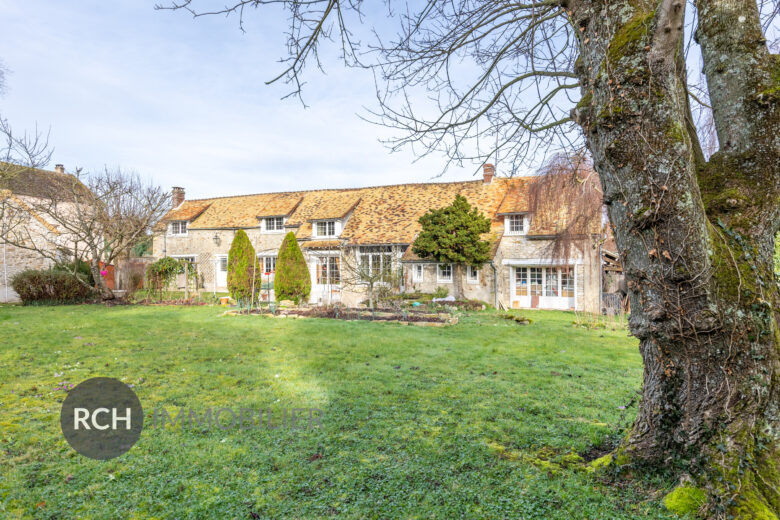 Photos du bien : Prunay-le-Temple – Belle longère avec dépendances sur grand terrain arboré